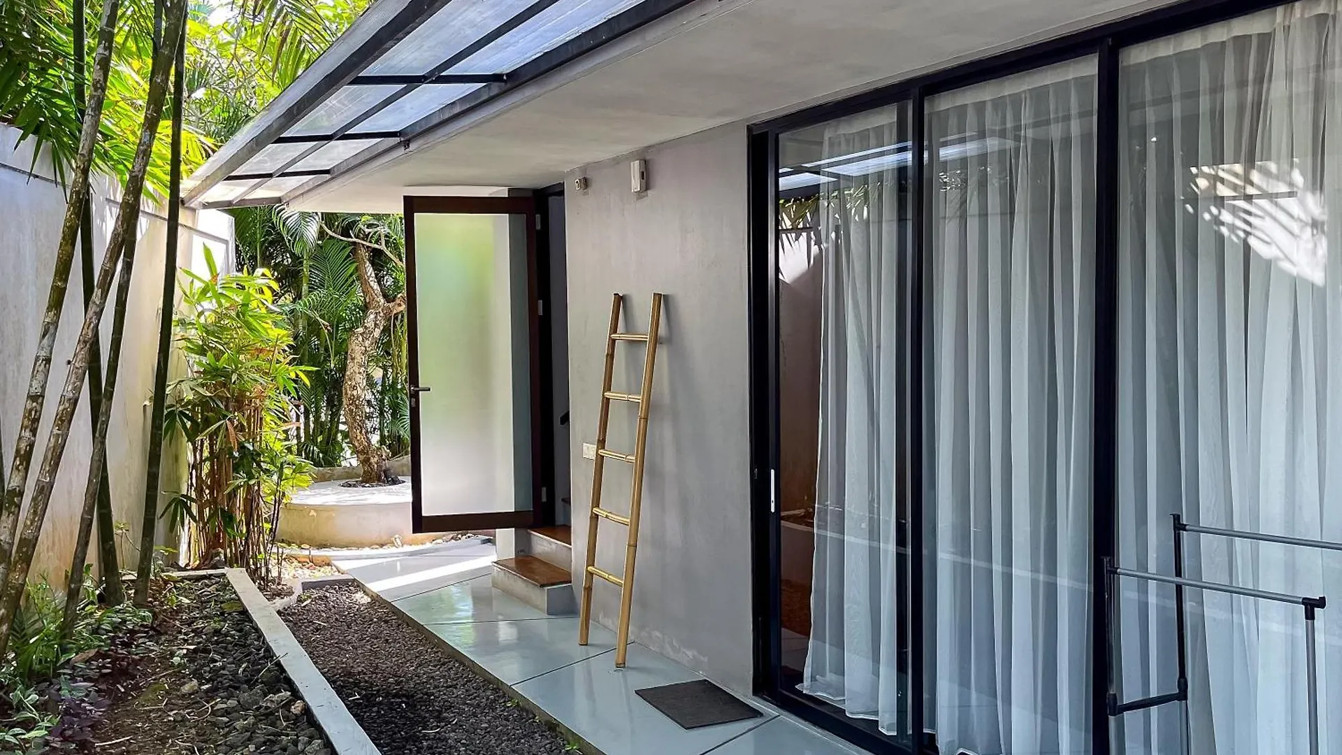 Dancing Hana Villa Nusa Dua - 2 Bedroom With Sharing Pool Minimum Stay 2 Nights
